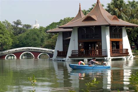 七星山寶塔|七星山寶塔紀念墓園附地藏嚴寶塔 in Taichung City